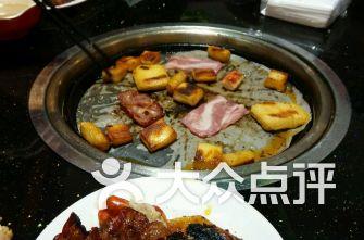 吃瓜新百广场,探寻美食与购物的完美融合